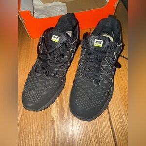 Nike Revolution 4 Black Running Shoes Men’s Size 9.5 Sneakers w Box